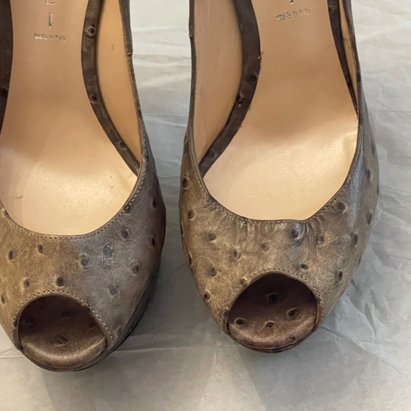 NWOB Casadei Ostrich Embossed Leather Peep Toe Platform Pumps 8.5 - Picture 13 of 14